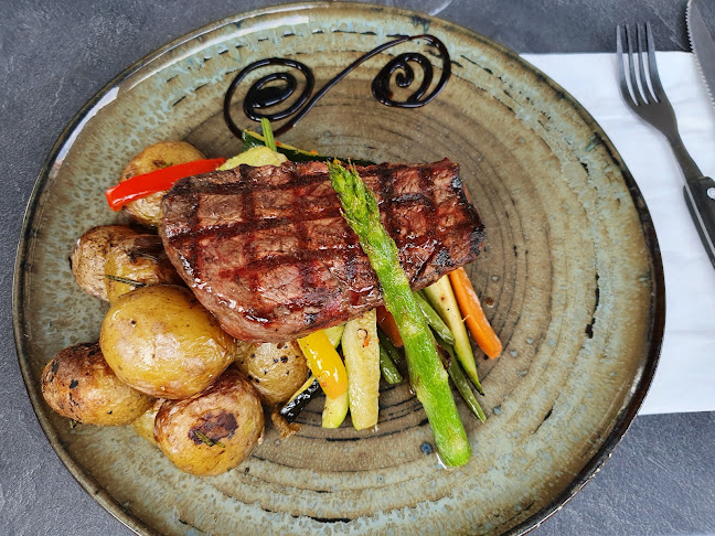 Opinii despre Lisestuen Cafe & Burgerbar în Liseleje - Gastronomi og hotelvirksomhed