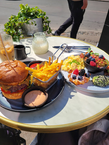 Mojoe Kitchen & Bar - Gastronomi og hotelvirksomhed