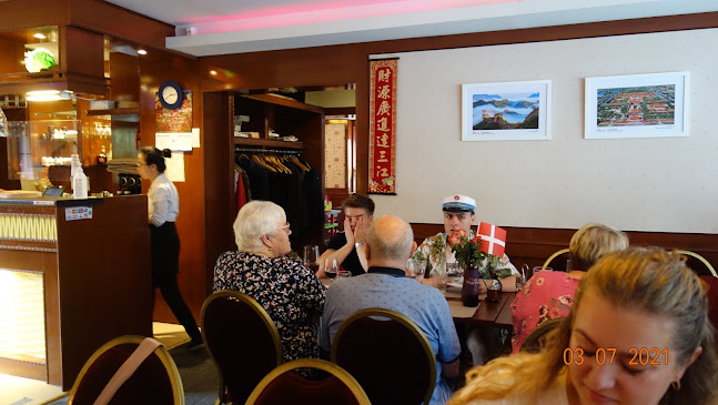 Opinii despre Den Lykkelige Familie în København - Gastronomi og hotelvirksomhed