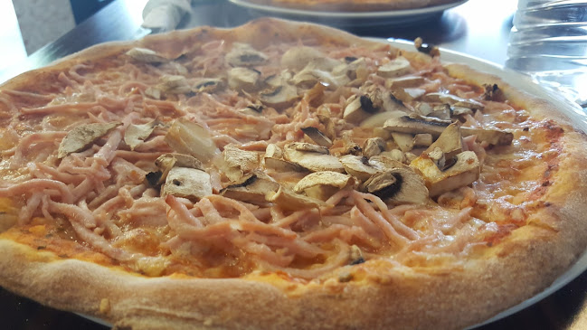 Mama Olga's Pizzaria & Steakhouse - Holbæk