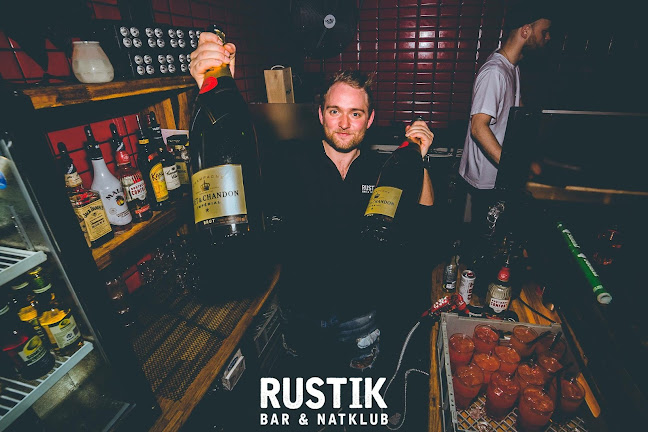 Comentarii opinii despre Rustik - Bar & Natklub