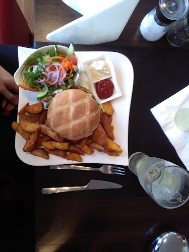 Opinii despre bella Italia în Brovst - Gastronomi og hotelvirksomhed