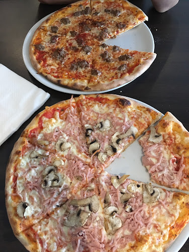 Opinii despre Fasanen Pizza în Køge - Gastronomi og hotelvirksomhed