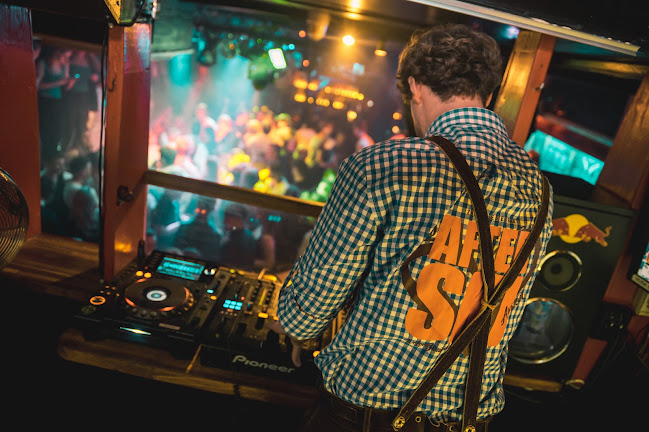 Zwei Grosse Bierbar Aalborg ApS - Gastronomi og hotelvirksomhed