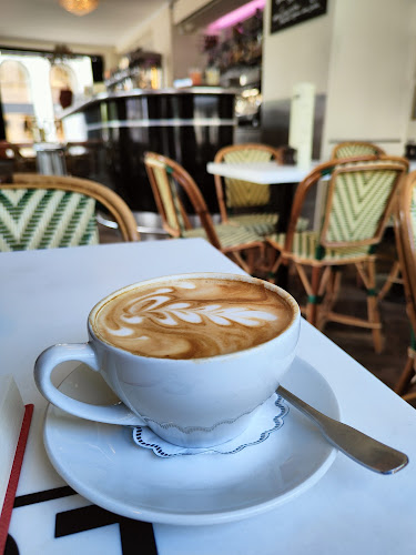 Opinii despre Cafe EUROPA 1989 în København - Gastronomi og hotelvirksomhed