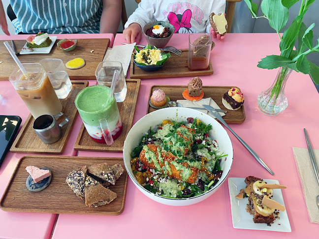 Comentarii opinii despre Emma Emma