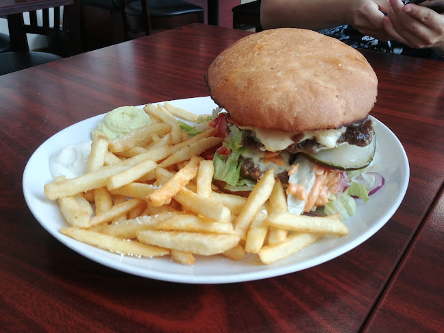 Opinii despre Hindenburg în Svendborg - Gastronomi og hotelvirksomhed