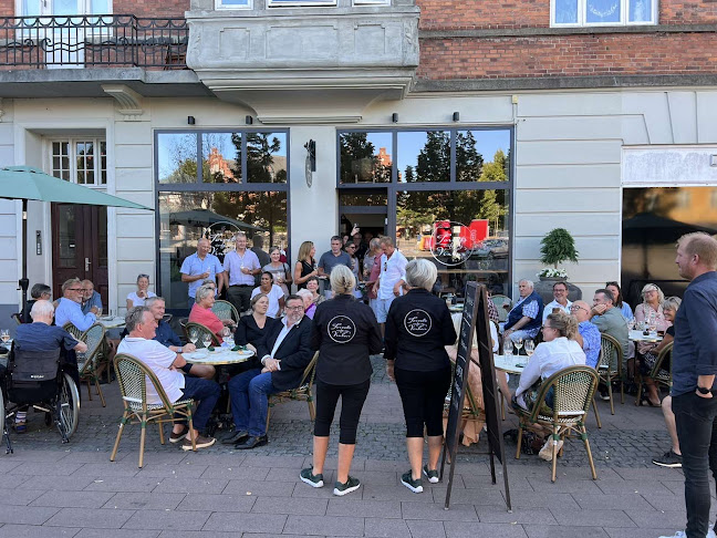 Opinii despre Torvets Café og Vinbar în Hillerød - Gastronomi og hotelvirksomhed