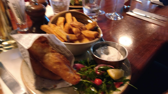 Fox and Hounds - Gastronomi og hotelvirksomhed