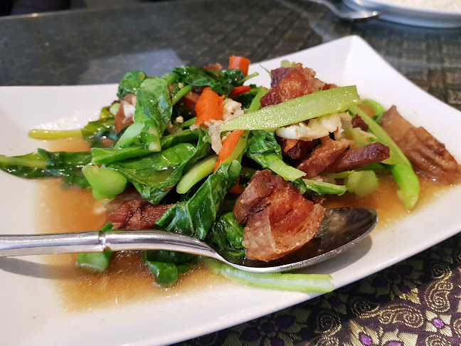 Ban Gaw - Gastronomi og hotelvirksomhed