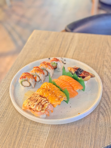 Comentarii opinii despre Sushi izakaya