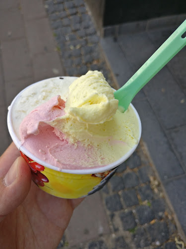 Slotsgade 12, 3400 Hillerød