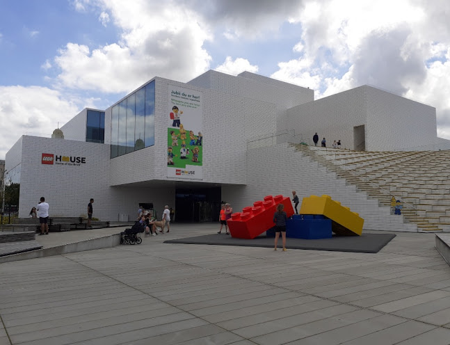 Ole Kirks Vej 1, 7190 Billund