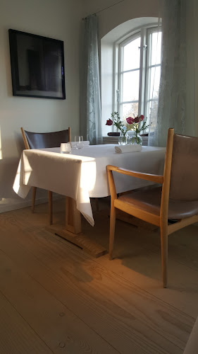 Henne Kirkeby Kro - Gastronomi og hotelvirksomhed