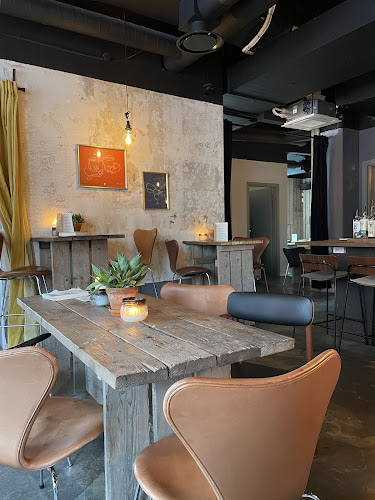 Comentarii opinii despre Two Socks