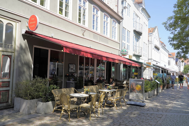 Comentarii opinii despre The Grand Café