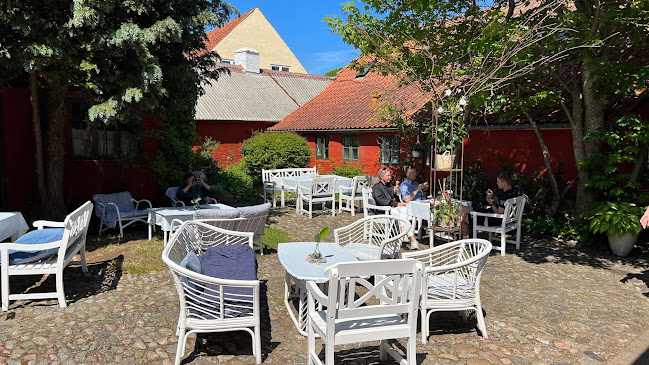 Snedkergaarden iscafe - Gastronomi og hotelvirksomhed