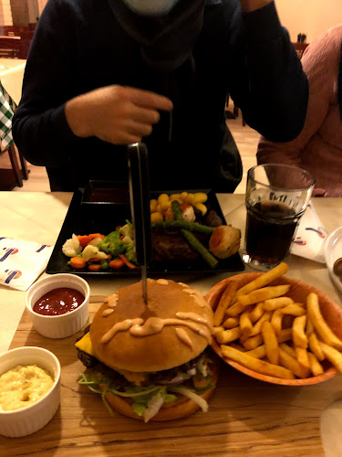 Opinii despre Strib pizza og grill în Middelfart - Gastronomi og hotelvirksomhed