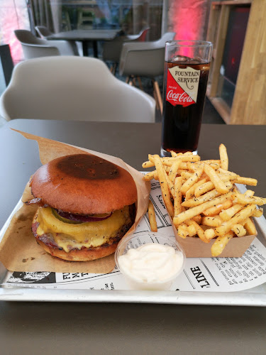 Molotov - Burger & Cocktails - Gastronomi og hotelvirksomhed