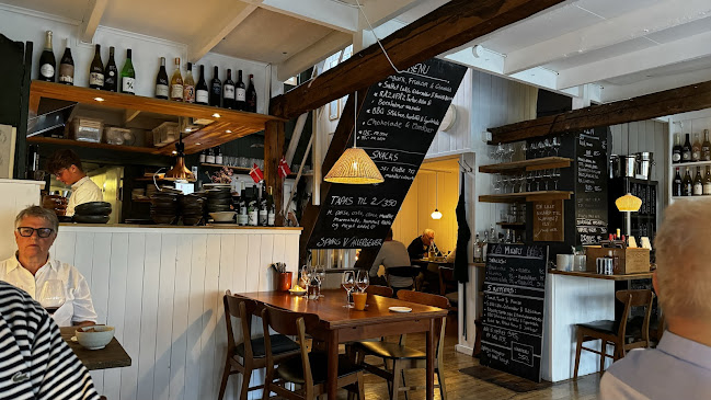 Râzapâz - Gastronomi og hotelvirksomhed