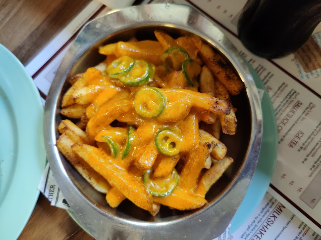 Sallie’s Restaurant & Snack Bar - Gastronomi og hotelvirksomhed