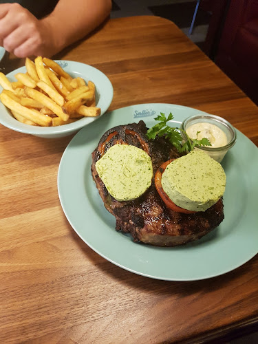 Sallie’s Restaurant & Snack Bar - Gastronomi og hotelvirksomhed
