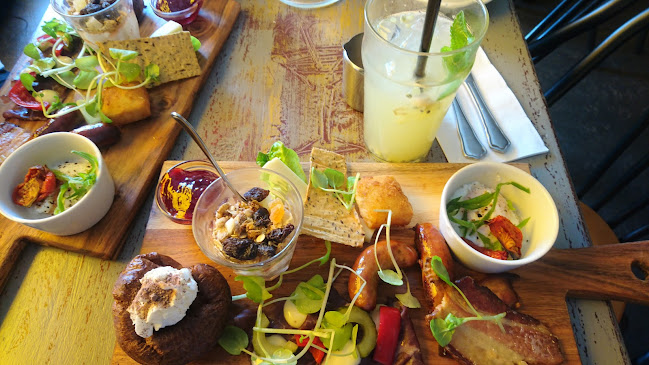 Opinii despre Co-ma De Fire Årstider în København - Gastronomi og hotelvirksomhed