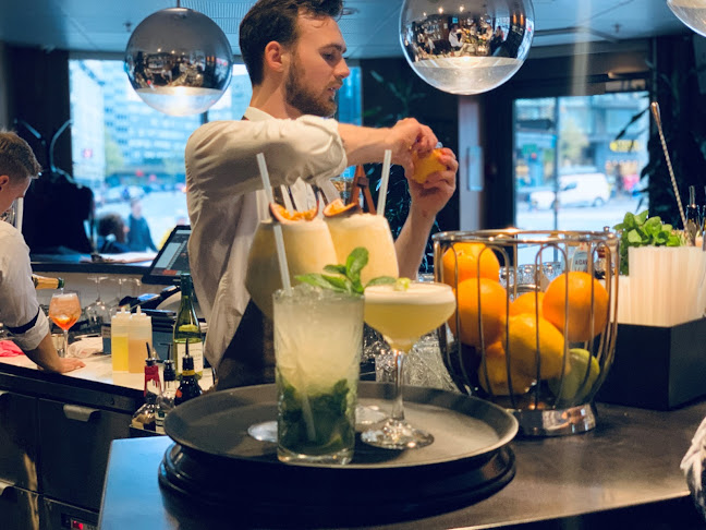 Comentarii opinii despre CUBE Heineken Bar