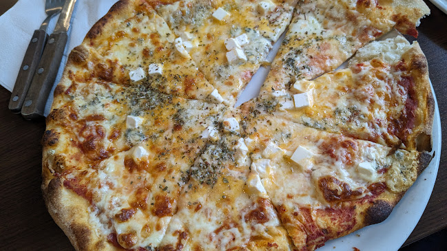 Opinii despre Goldens Pizza og Burger v/Mostafa Beheshti în Børkop - Gastronomi og hotelvirksomhed