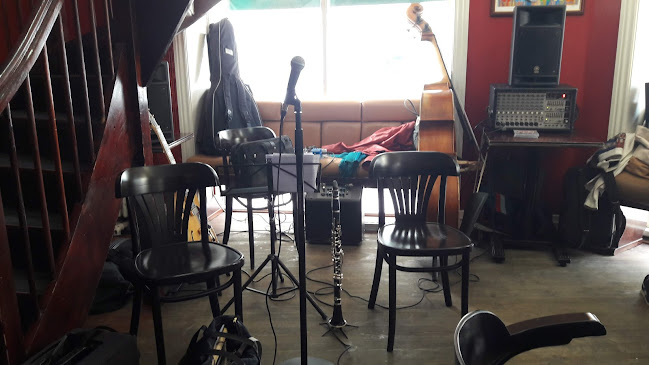 Comentarii opinii despre Charlie Scotts