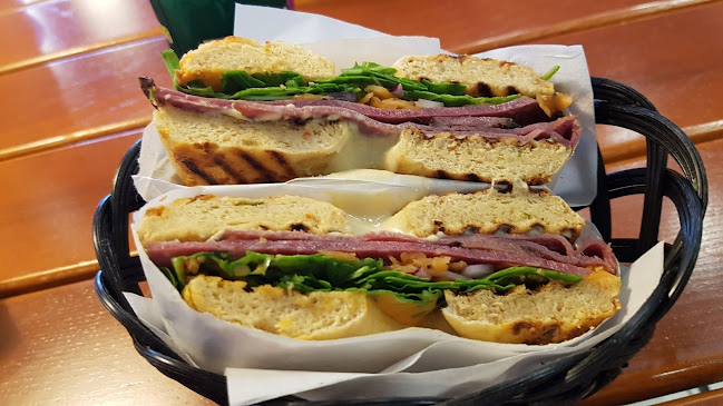 Opinii despre The Bagel House city 2 în Taastrup - Gastronomi og hotelvirksomhed