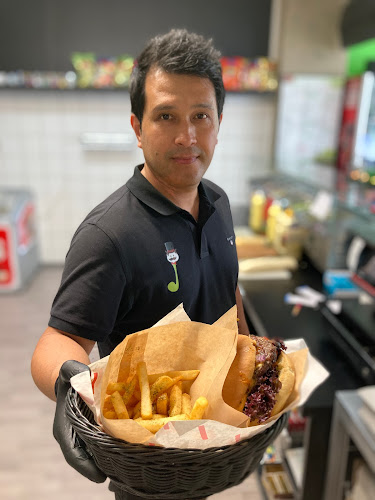 Comentarii opinii despre Super Sandwich Kiosk (Javads Sandwich)