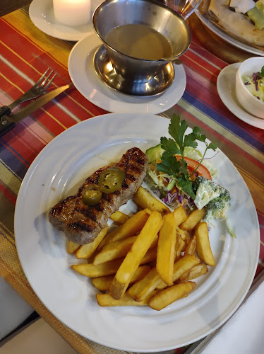 El Castillos - Gastronomi og hotelvirksomhed