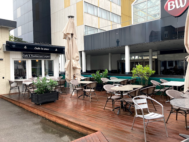 Café Le Perr - Gastronomi og hotelvirksomhed