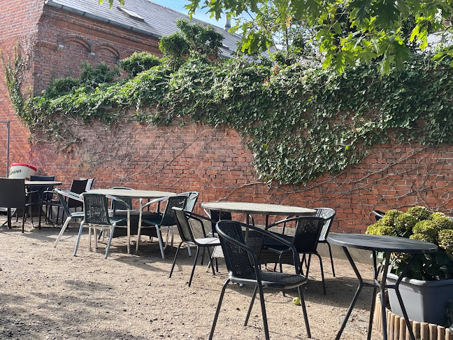 Ø-Cafeen - Gastronomi og hotelvirksomhed