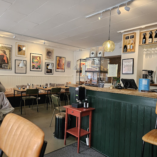 Comentarii opinii despre Petit Cafe