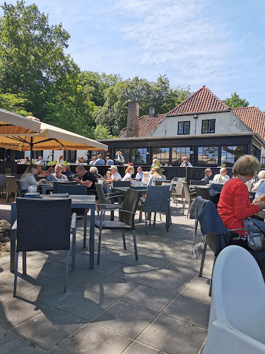 Opinii despre Strandmøllekroen în Klampenborg - Gastronomi og hotelvirksomhed
