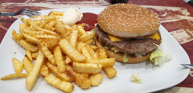 Q8 Grillen - Gastronomi og hotelvirksomhed