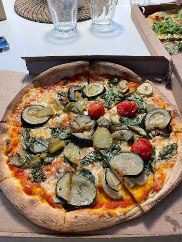 Opinii despre La Focaccia Pizzeria în København - Gastronomi og hotelvirksomhed
