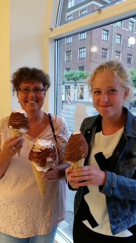 Lydolph's Isbar - Gastronomi og hotelvirksomhed