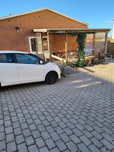 Opinii despre Kafe Klaus værested for udsatte în Roskilde - Gastronomi og hotelvirksomhed