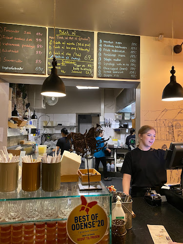 Me - Mother's Street Food - Gastronomi og hotelvirksomhed