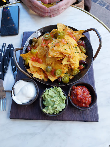 Comentarii opinii despre Mojoe Kitchen & Bar