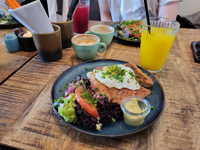 Petit Cafe - Gastronomi og hotelvirksomhed