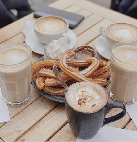 Churros cafėen - Gastronomi og hotelvirksomhed