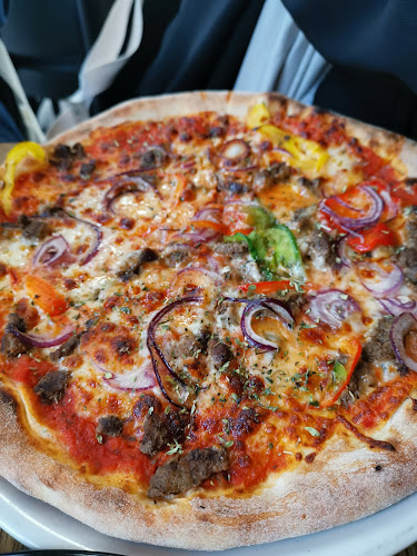 Opinii despre Esmeralda Pizza Amager în København - Gastronomi og hotelvirksomhed