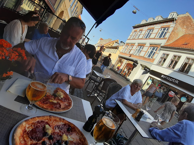 Amici Miei - Gastronomi og hotelvirksomhed