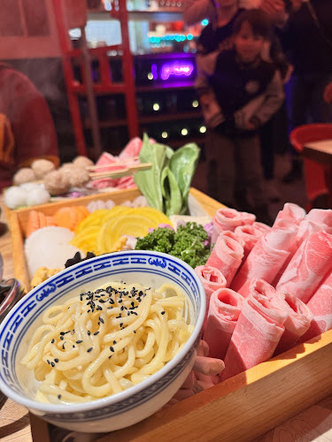 Hot Pot Republic - Gastronomi og hotelvirksomhed