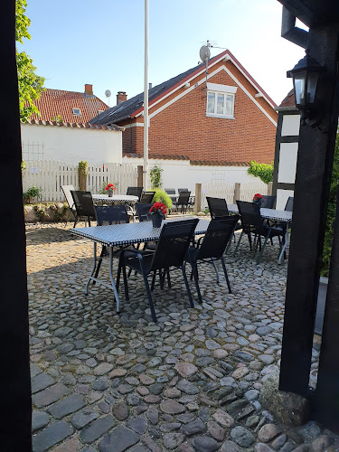 Den skæve Kro - Gastronomi og hotelvirksomhed