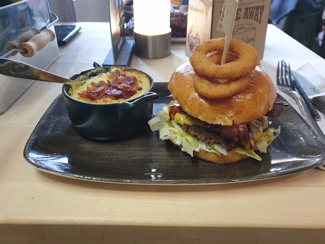 Bone's - Gastronomi og hotelvirksomhed